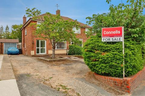3 bedroom semi-detached house for sale, Brooklands Way, Redhill