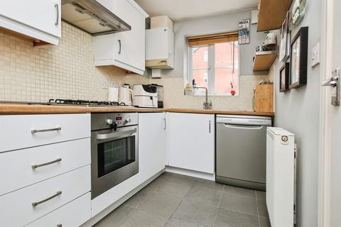 4 bedroom terraced house for sale, The Infield, HALESOWEN