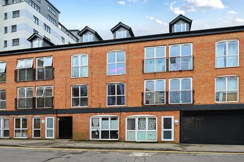 1 bed flat/apartment for rent in Pickford Street, Aldershot GU11
