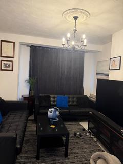 5 bedroom terraced house to rent, Westminster Gardens, Barking IG11