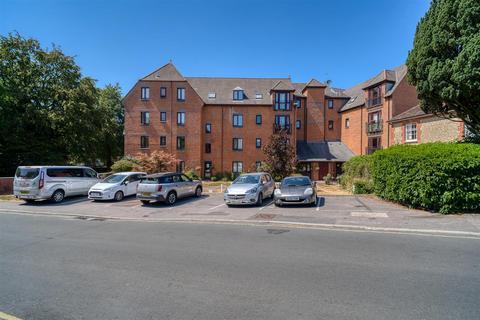 2 bedroom retirement property for sale, Barnaby Mead, Gillingham