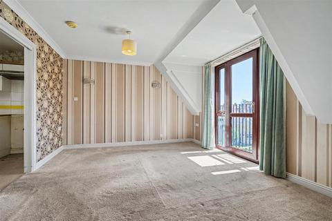 2 bedroom retirement property for sale, Barnaby Mead, Gillingham