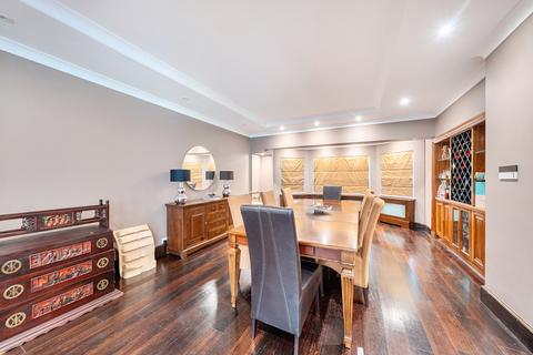 6 bedroom detached house for sale, The Common, Stanmore