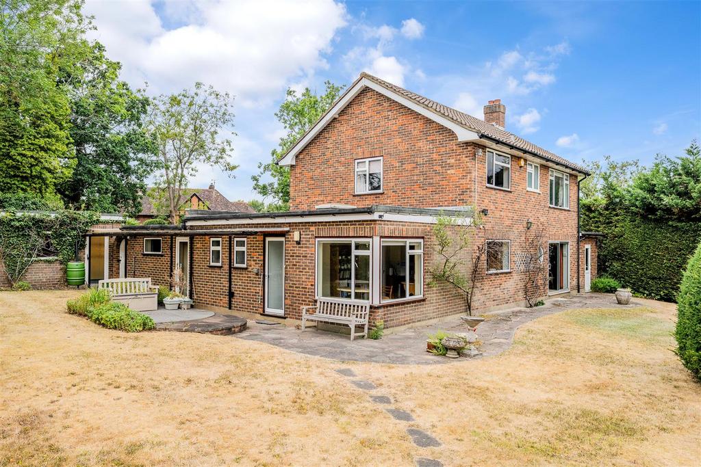 Detached house exterior, garden