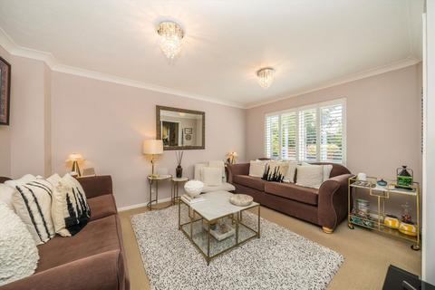 4 bedroom house for sale, Gables Close, Lee