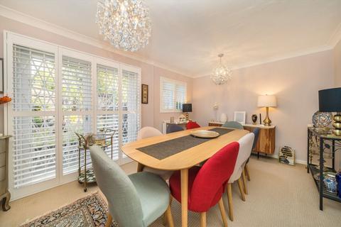 4 bedroom house for sale, Gables Close, Lee
