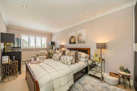 4 bedroom house for sale, Gables Close, Lee
