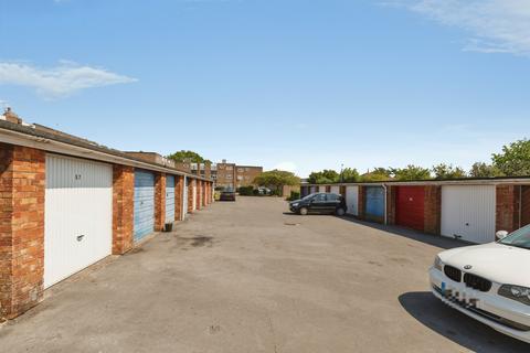 2 bedroom flat for sale, Chargrove, Yate, Bristol
