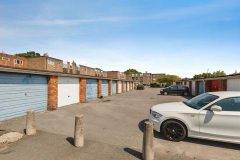 2 bedroom flat for sale, Chargrove, Yate, Bristol