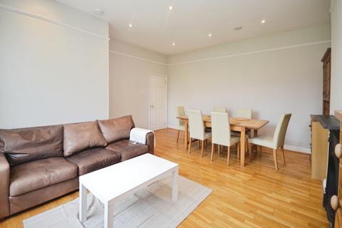 3 bedroom flat for sale, Lancaster Avenue, West Dulwich, London, SE27
