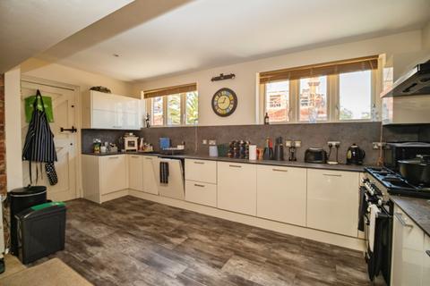 3 bedroom flat for sale, Spring Road, WEYMOUTH, Dorset, DT4