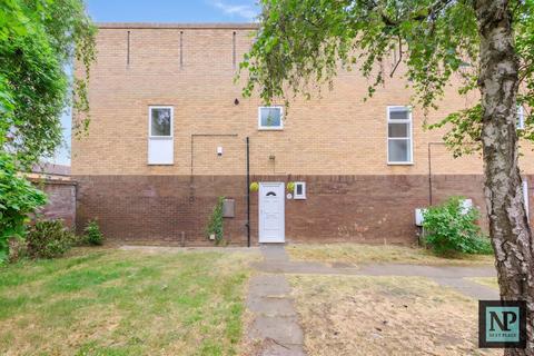 3 bed semi-detached house for rent in Crossfell, Wilnecote, B77