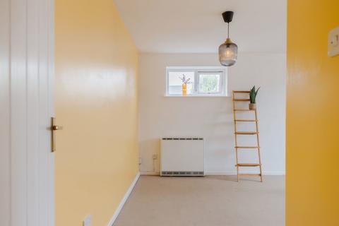 2 bedroom flat for sale, Walton Grange, Bath Road, Old Town, Swindon, SN1 4AH