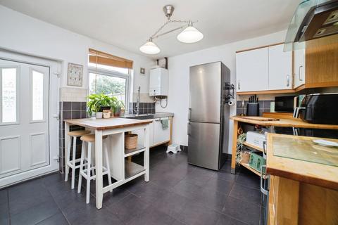 3 bedroom semi-detached house for sale, Larch Road, NEWARK, Nottinghamshire, NG22