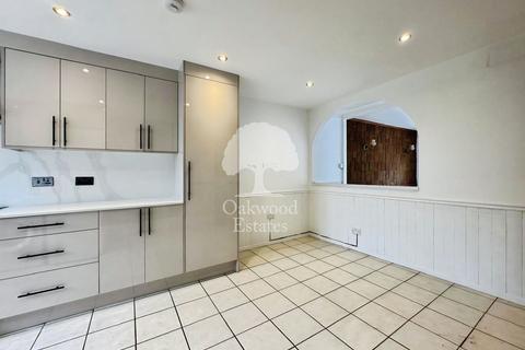 4 bedroom house to rent, Goldsworthy Way, Slough SL1