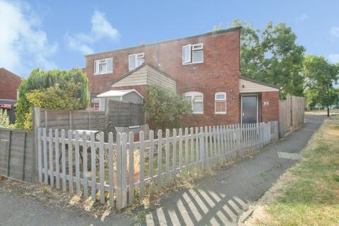 3 bedroom maisonette to rent, Burton Way, Windsor SL4
