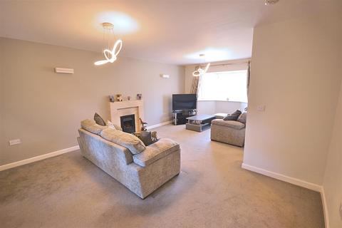 4 bedroom terraced house for sale, Cornflower Close, Weymouth