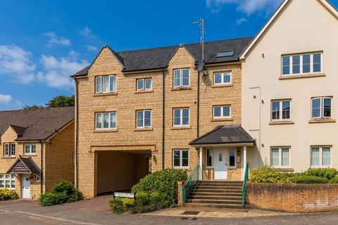 2 bedroom flat for sale, Sir Bernard Lovell Road, Malmesbury, SN16