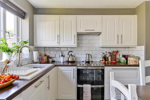 4 bedroom terraced house for sale, Elm Park, Reading RG30