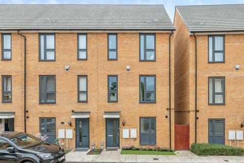 Lance Street, Rainham, Essex, RM13