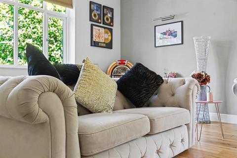 4 bedroom detached house for sale, Eastwood Road, Rayleigh SS6
