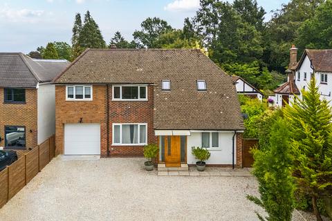 Whyteleafe Road, Caterham, CR3