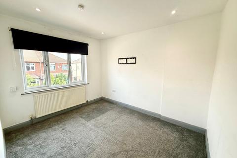3 bedroom semi-detached house to rent, Lilac Grove, Nottingham, NG9