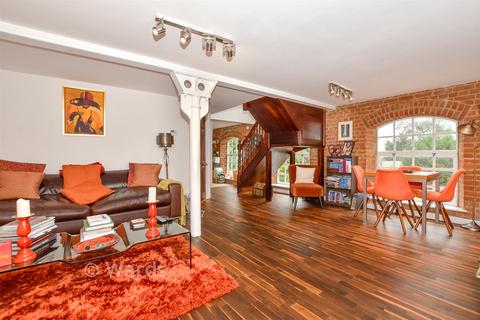 2 bedroom duplex for sale, Weir Mill, West Malling ME19