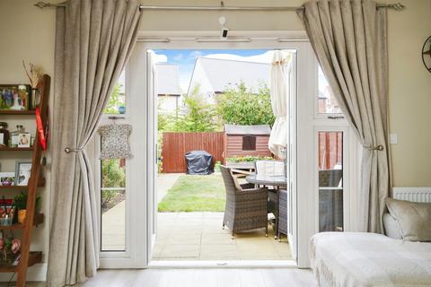 2 bedroom terraced house for sale, Stratford Way, Bicester