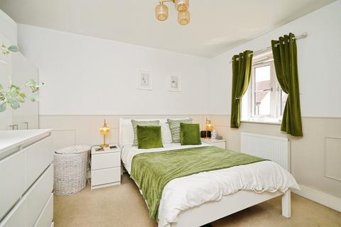 2 bedroom terraced house for sale, Stratford Way, Bicester