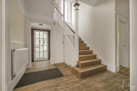 5 bedroom detached house to rent, Gower Rd, Swansea