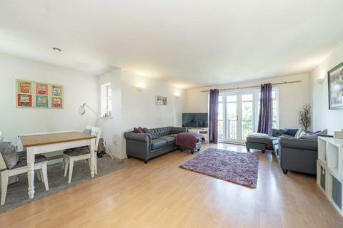 3 bedroom flat to rent, Staines Road East, Sunbury-On-Thames TW16