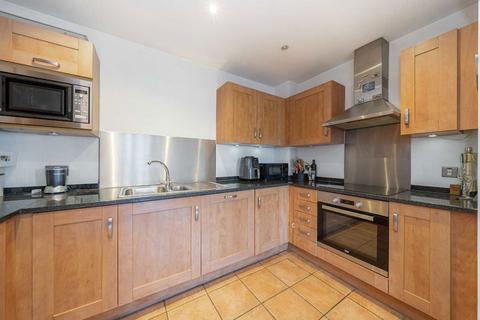 3 bedroom flat to rent, Staines Road East, Sunbury-On-Thames TW16