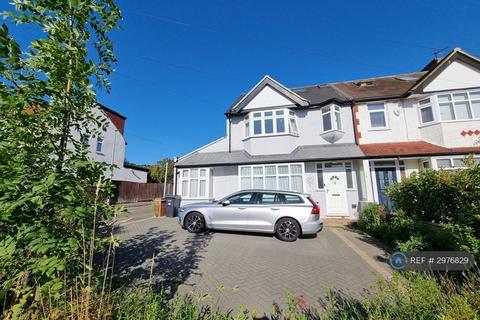 4 bedroom semi-detached house to rent, Hillside Avenue, Woodford Green, IG8