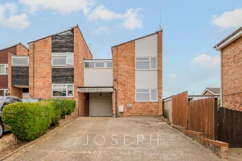 3 bedroom semi-detached house for sale, Abingdon Close, Ipswich, IP2