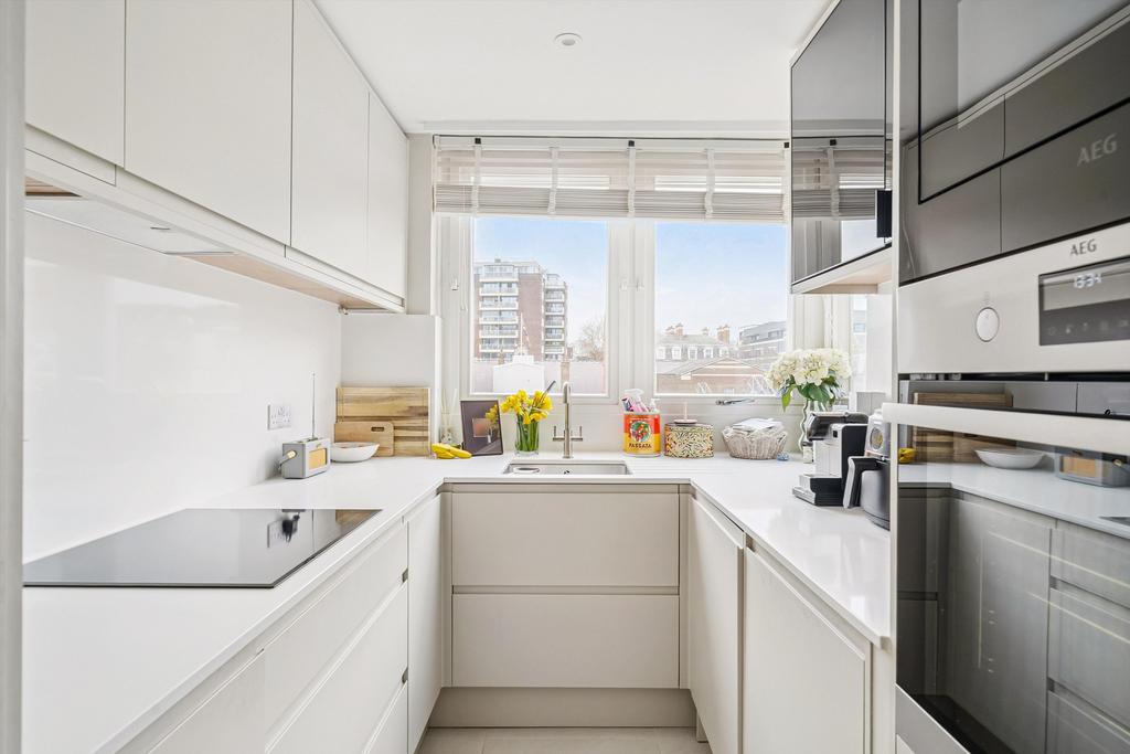 Apartment in London - View 2