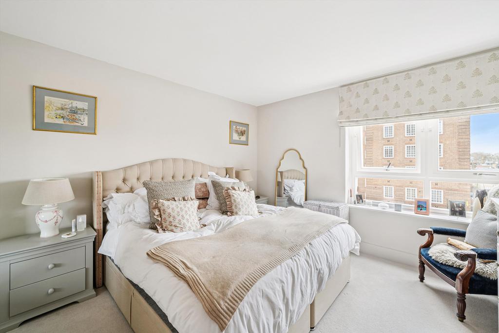 Apartment in London - View 5