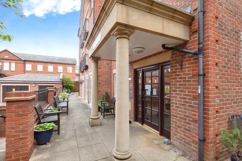 2 bedroom flat for sale, Queen Street, Hitchin, Hertfordshire, SG4