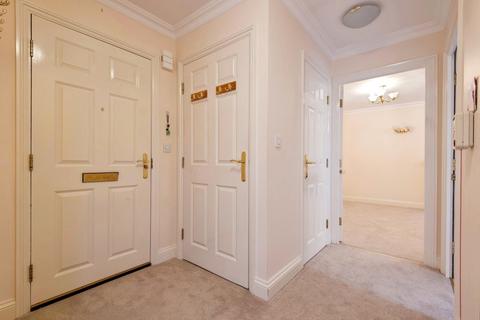 2 bedroom flat for sale, Queen Street, Hitchin, Hertfordshire, SG4