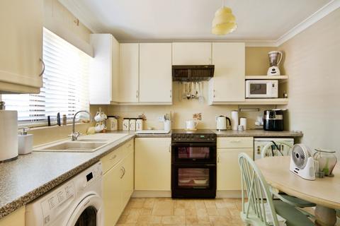 3 bedroom terraced house for sale, Halbutt Street, Dagenham, Essex, RM9