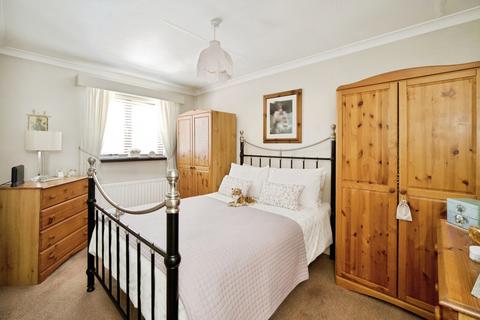 3 bedroom terraced house for sale, Halbutt Street, Dagenham, Essex, RM9