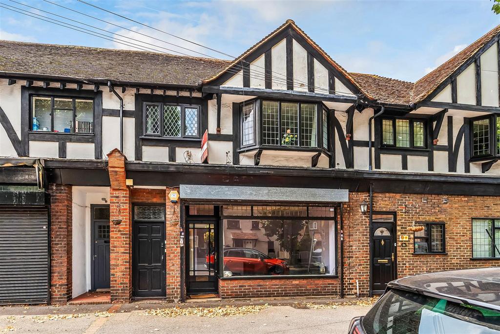 Detached house exterior, garage