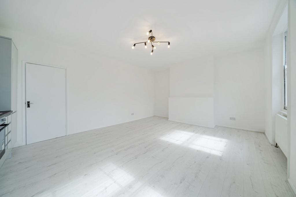 Dining/Kitchen