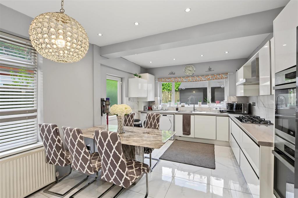 House in Nottingham, Nottinghamshire - View 2