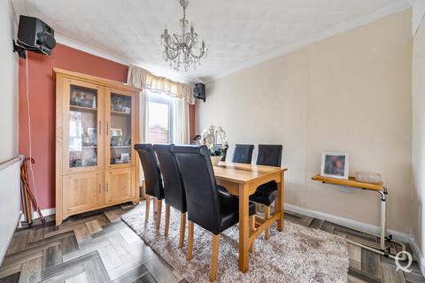 3 bedroom semi-detached house for sale, Park Road, Sittingbourne, Kent, ME10
