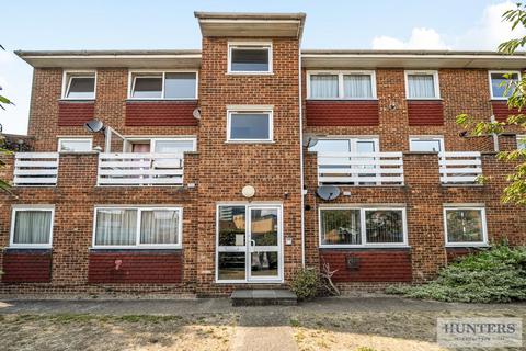2 bedroom flat for sale, Janet Court, Bexleyheath