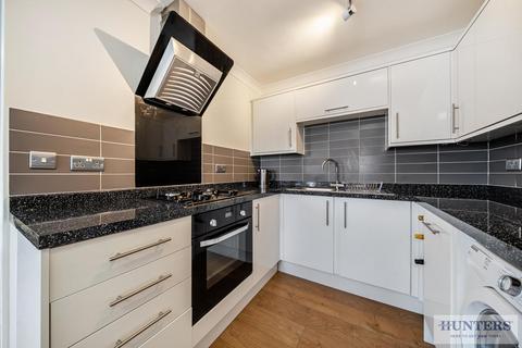 2 bedroom flat for sale, Janet Court, Bexleyheath