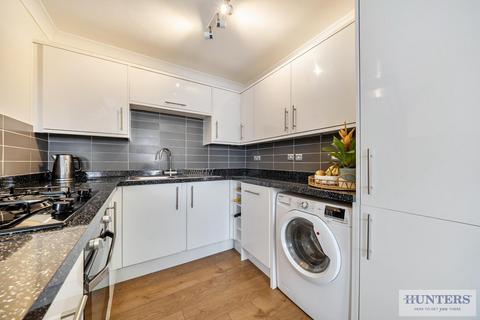 2 bedroom flat for sale, Janet Court, Bexleyheath