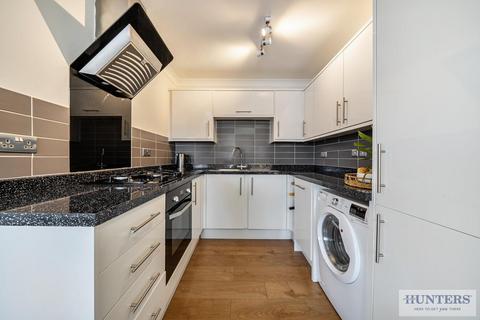 2 bedroom flat for sale, Janet Court, Bexleyheath