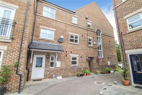 3 bedroom townhouse for sale, Carisbrooke Road, Leeds, West Yorkshire, LS16